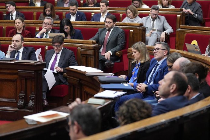 El president de la Generalitat, Salvador Illa, durante una sesión de control al Govern, en el Parlament de Catalunya, a 17 de diciembre de 2025, en Barcelona, Catalunya (España).