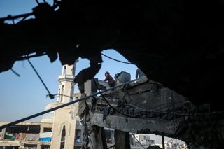 Daños tras un bombardeo del Ejército de Israel contra la ciudad de Gaza, en el norte de la Franja (archivo)