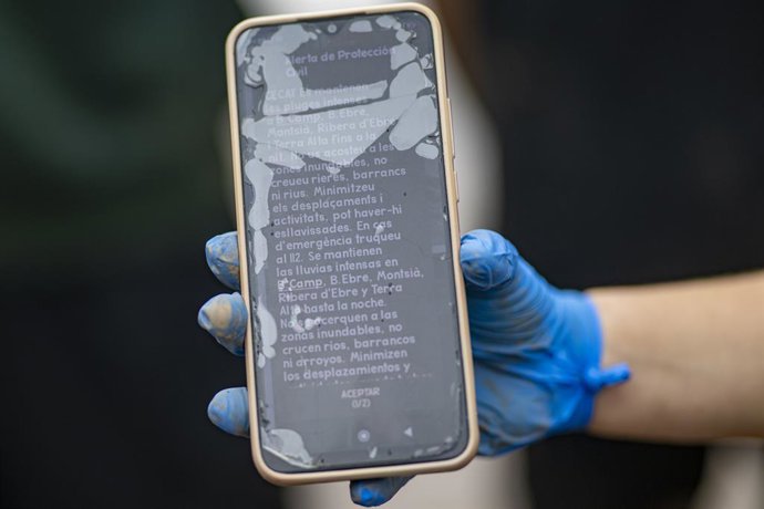 Archivo - Una alerta de Protecció Civil 