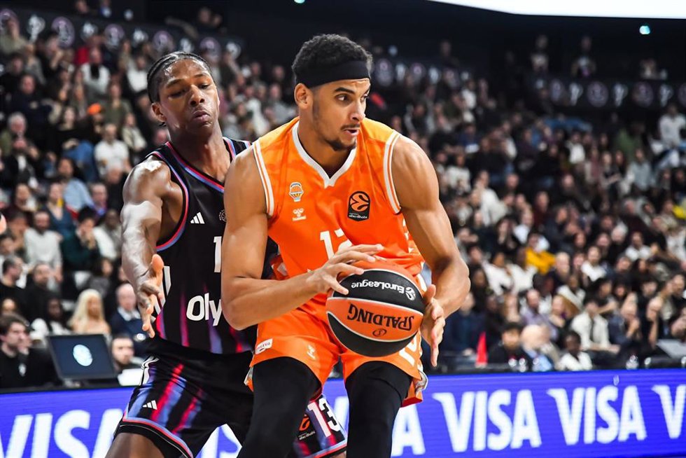 Archivo - El jugador del Valencia Basket Neal Sako