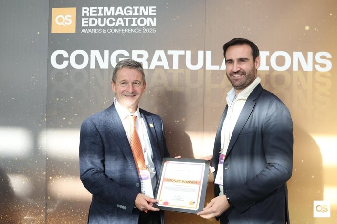 La UCAM logra el bronce en los QS Reimagine Education Awards 2025, en Londres