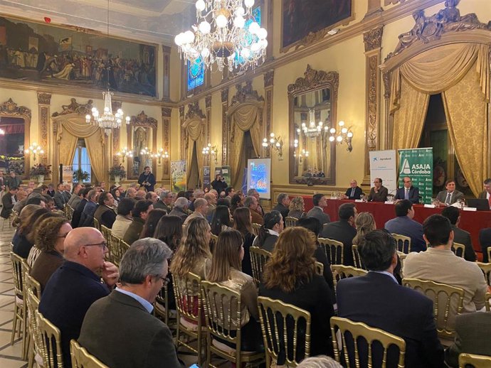 AgroBank y Asaja despiden el año con una jornada técnica ante más de 100 empresarios del sector agrícola.