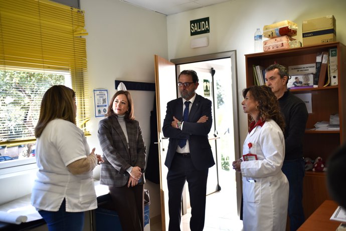 La delegada de la Junta de Andalucía en Málaga, Patricia Navarro, ha valorado el acuerdo "histórico" que se ha formalizado esta semana entre el Servicio Andaluz de Salud (SAS) y los sindicatos para la aprobación de un nuevo Pacto de Bolsa