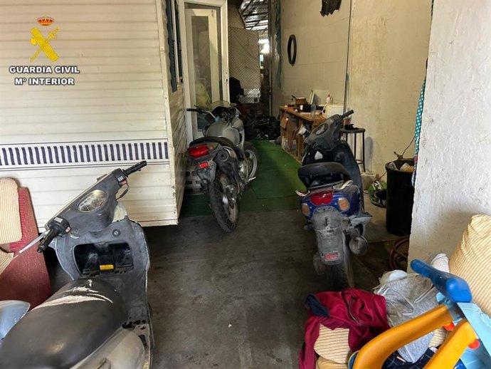 Investigación del robo de varias motocicletas en las provincia de Sevilla y Cádiz.