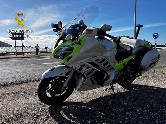 Archivo - Imagen de archivo de una motocicleta de la Guardia Civil de Tráfico