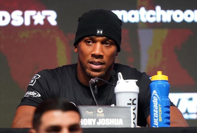 Archivo - El boxeador británico Anthony Joshua durante una rueda de prensa