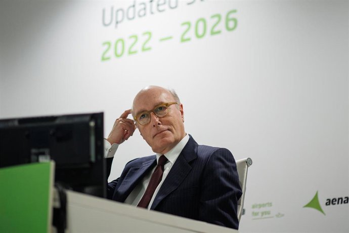 Archivo - El vicepresidente Ejecutivo de AENA, Javier Marín, durante una rueda de prensa, en el Aeropuerto Adolfo Suárez Madrid-Barajas, a 7 de marzo de 2024, en Madrid (España).  