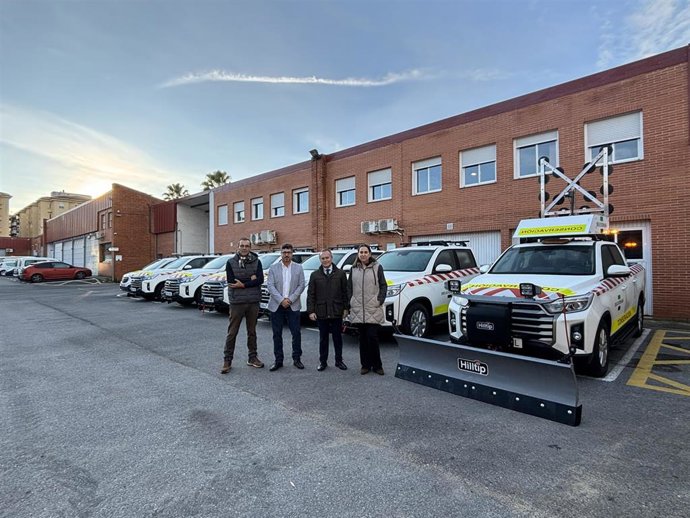 Nuevos vehículos pick up para conservación de carreteras afectadas por hielo y nieve en Extremadura