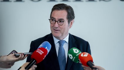 Garamendi (CEOE) prevé que en 2025 se superen los 32.000 millones de euros en costes por absentismo