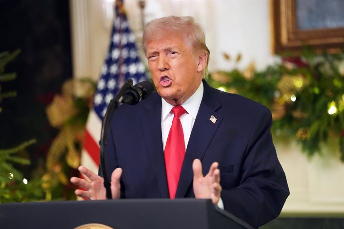 17 de dezembro de 2025, Washington, Distrito de Columbia, EUA: O presidente dos Estados Unidos, Donald J. Trump, faz um discurso à nação na Sala de Recepção Diplomática da Casa Branca em Washington, DC, EUA, na quarta-feira, 17 de dezembro de 2025