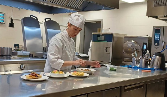 Xandra Luque presenta 'Recetas con pulso' en la Clínica Universidad de Navarra