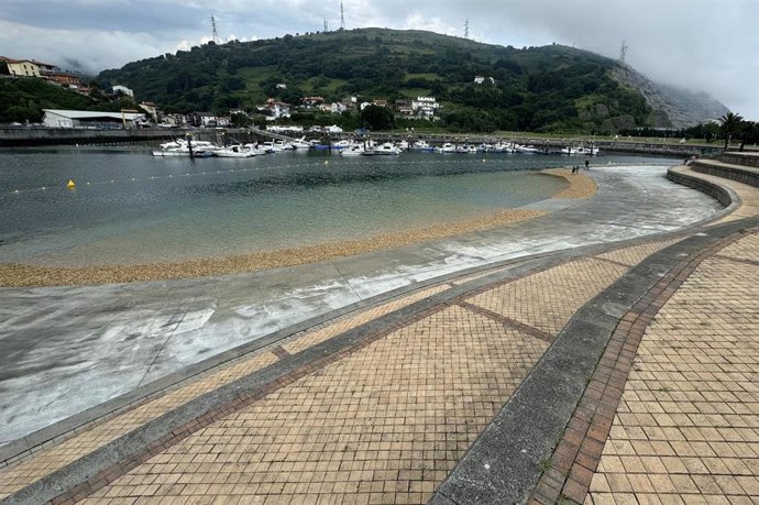 Archivo - Nueva zona de baño en Zierbena (Bizkaia)