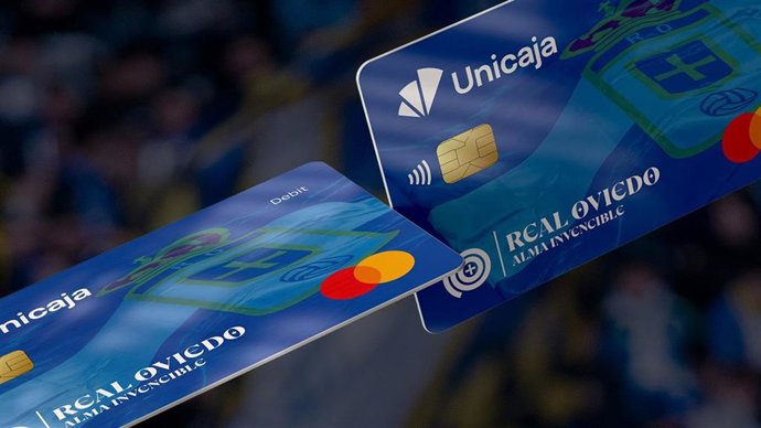 Tarjetas de Unicaja por el centenario del Real Oviedo.