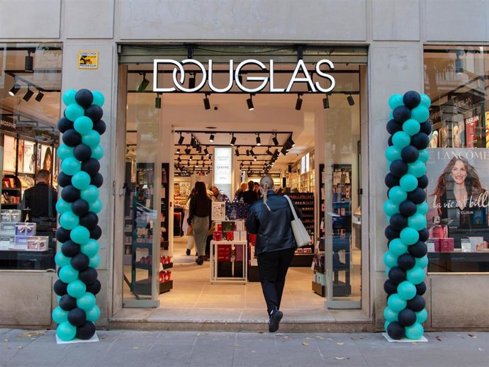 Archivo - Douglas ha inaugurado sus stores más emblemáticas renovadas elevando el concepto de belleza a otro nivel