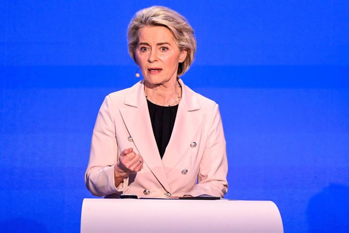 Archivo - La candidata de los Populares Europeos, Úrsula von der Leyen, durante un debate, en el Parlamento Europeo, a 23 de mayo de 2024, en Bruselas (Bélgica). Los candidatos a presidir la Comisión Europea han debatido sus protestas para la Unión Europe