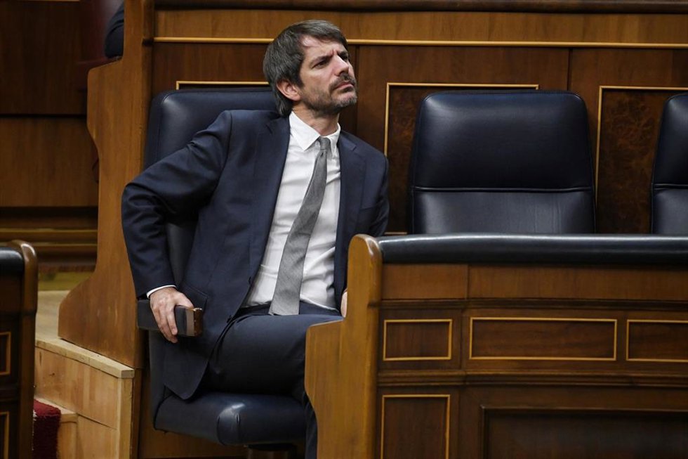 Archivo - El ministro de Cultura, Ernest Urtasun, durante una sesión plenaria extraordinaria, en el Congreso de los Diputados, a 22 de julio de 2025, en Madrid (España). El Congreso cierra este martes, 22 de julio, el curso parlamentario debatiendo en u
