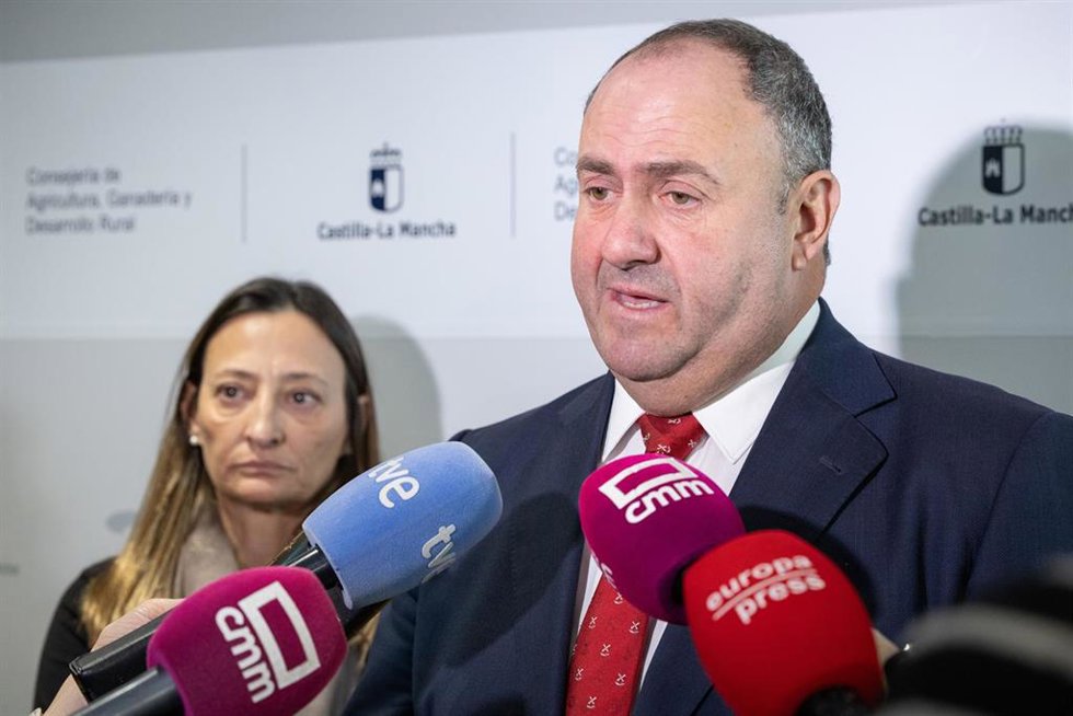 El consejero de Agricultura, Ganadería y Desarrollo Rural, Julián Martínez Lizán.