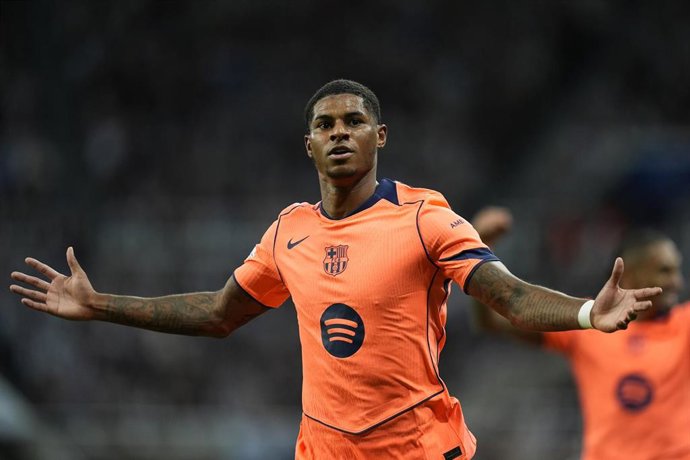 Archivo - El futbolista del FC Barcelona Marcus Rashford celebrando uno de sus goles frente al Newcastle United