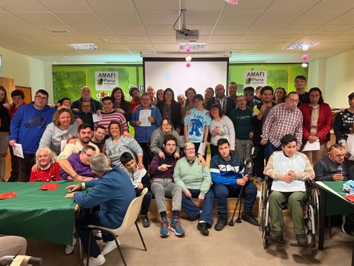 La consejera de Bienestar Social, Bárbara García Torijano,  en el desayuno de Navidad de AMAFI.