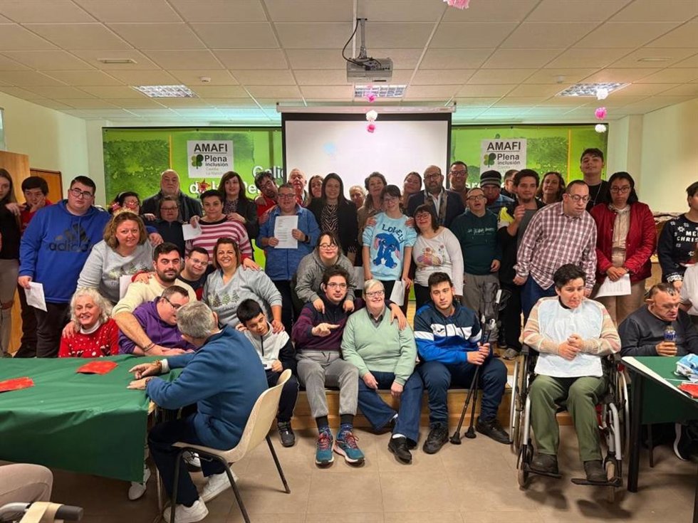 La consejera de Bienestar Social, Bárbara García Torijano,  en el desayuno de Navidad de AMAFI.