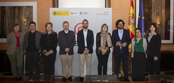 Imagen de la firma del acuerdo.