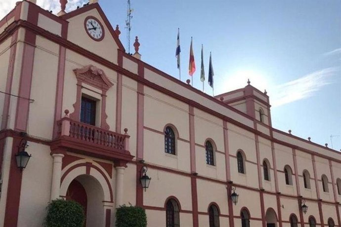 Fachada del Ayuntamiento de Alcalá de Guadaíra (Sevilla).