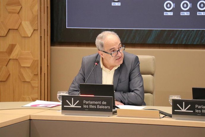 El director general de IB3, Josep Codony, durante su comparecencia en el Parlament.