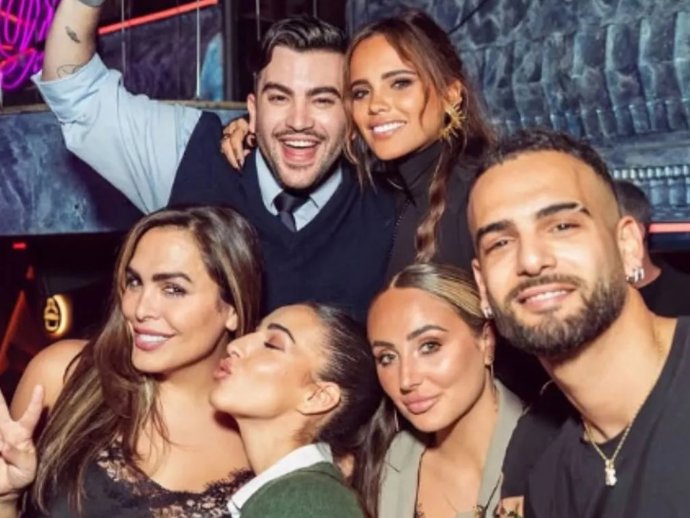 Gloria Camila ha dado normalidad a los rumores de relación con Manuel Cortés compartiendo una imagen con él en redes sociales