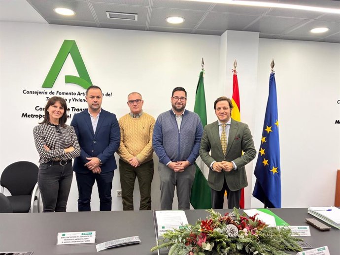 Alhama de Almería, Carboneras y Tabernas se incorporan al Consorcio Metropolitano de Transportes.