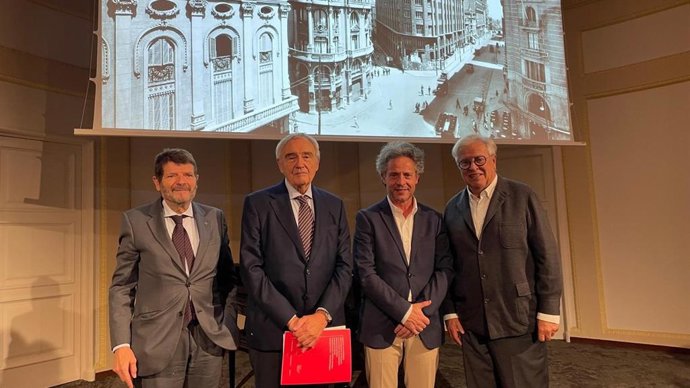 La Cambra de la Propietat presenta un libro por los 100 años de su sede en la Via Laietana