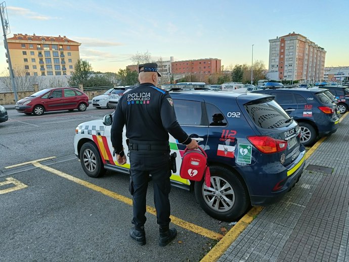 La Policía de Camargo incorpora tres desfibriladores.