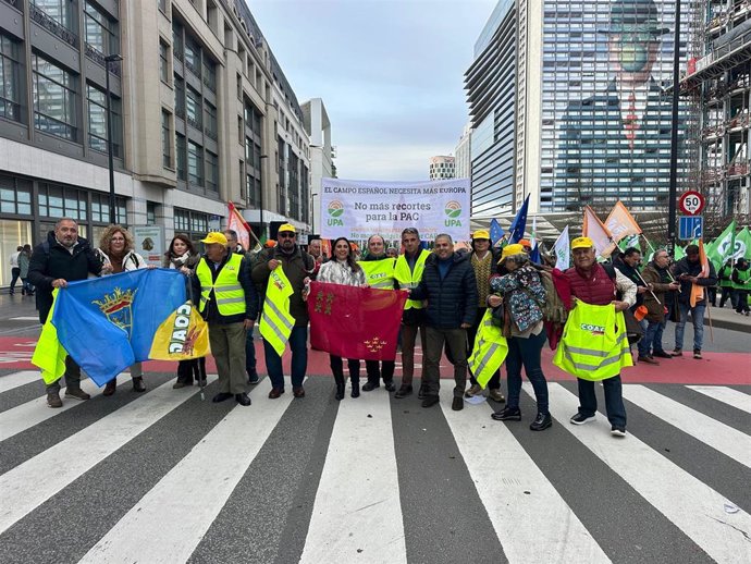 La consejera Sara Rubira en la manifestación de agricultores que se ha celebrado este jueves en las calles de Bruselas