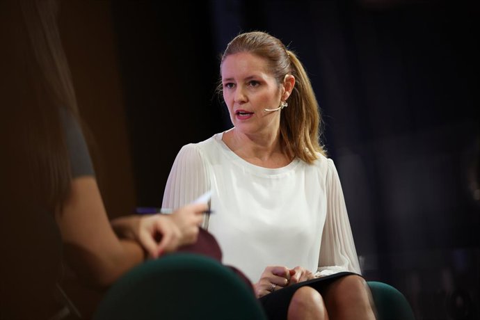 A Ministra Regional da Família, Juventude e Assuntos Sociais da Comunidade de Madri, Ana Dávila-Ponce de León, durante um Café da Manhã em Madri, no Meeting Place, em 18 de novembro de 2025, em Madri (Espanha). A reunião foi organizada pela Europa Press.