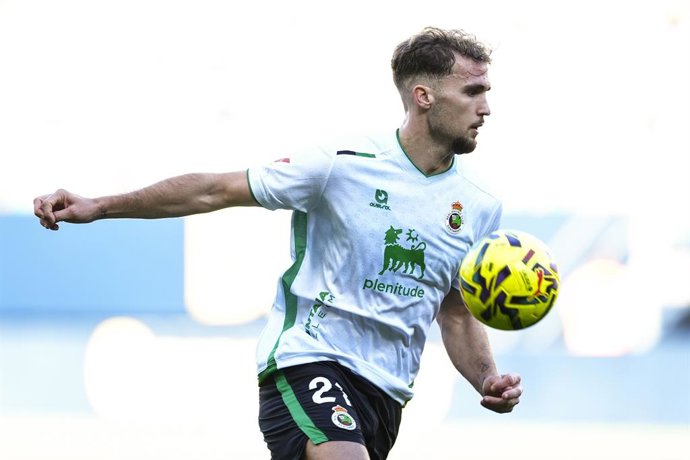 Pablo Roman of Real Racing Club in action during the Spanish league, LaLiga Hypermotion, football match played between Cadiz CF and Real Racing Club at Nuevo Mirandilla stadium on December 7, 2025, in Cadiz, Spain.