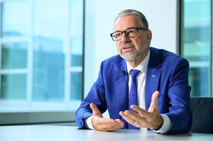 Archivo - El director general de la Agencia Espacial Europea, Josef Aschbacher.  