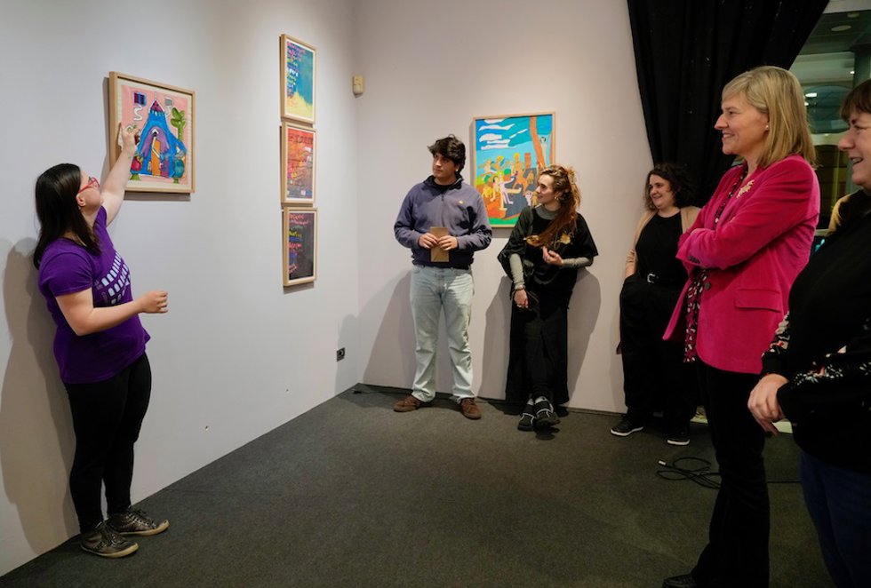 La presidenta de las Juntas Generales de Bizkaia, Ana Otadui, en la presentación de la muestra "¿Outsider o insider?"