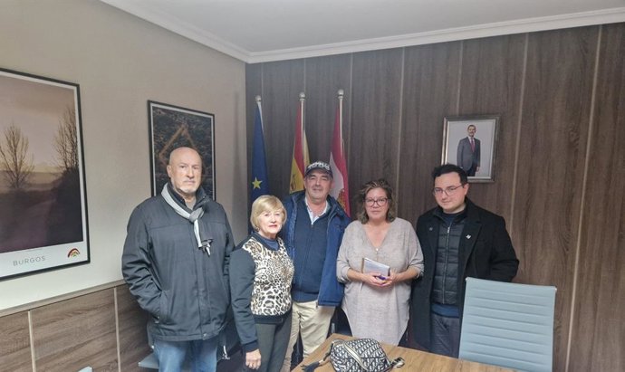 Representantes de UPL de San Esteban de Nogales (León), partido que ha recuperado la Alcaldía tras prosperar una moción de censura presentada a principios de mes.