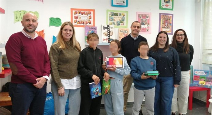 Entrega de los premios del concurso de pintura infantil de Cementos Portland y Fundación Flacema