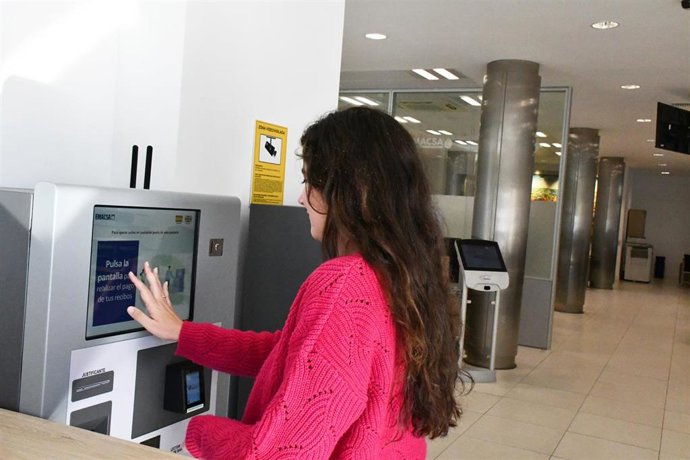 Un cajero de Emacsa.