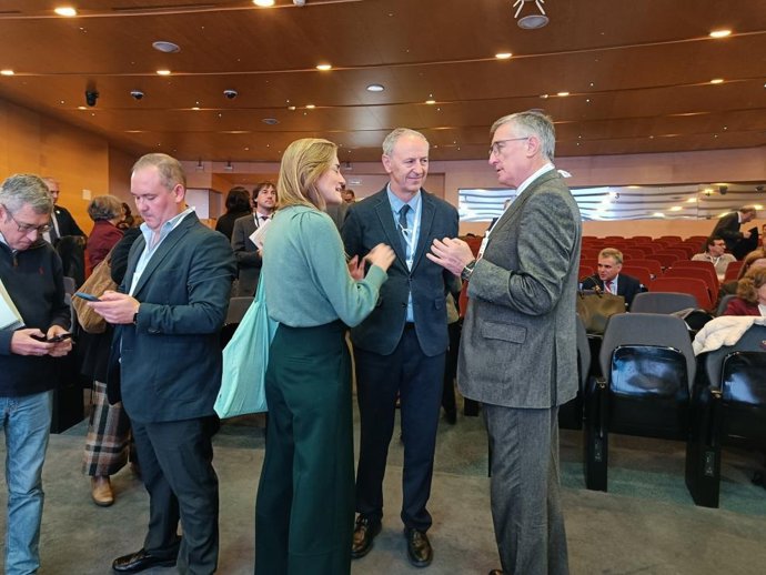 Blasco y Estaún conversan con la ministra Aagesen en los momentos previos al inicio del consejo.