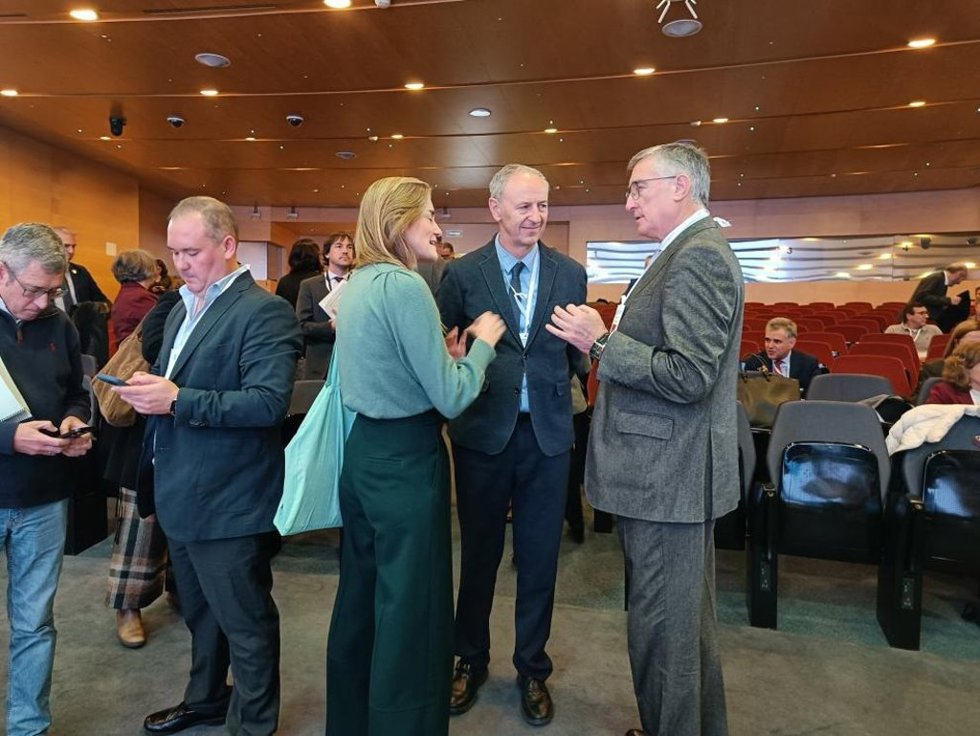 Blasco y Estaún conversan con la ministra Aagesen en los momentos previos al inicio del consejo.