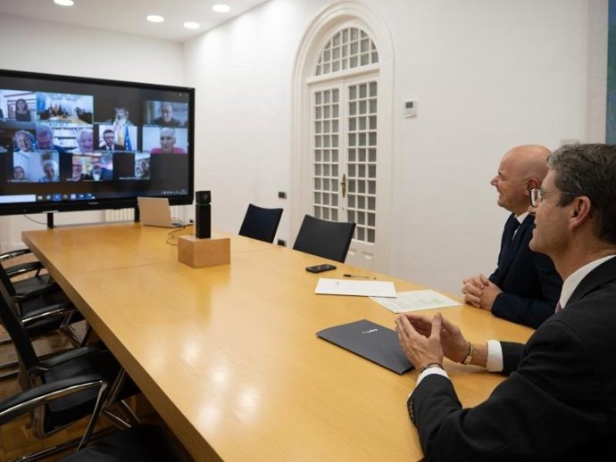 Capellán felicita la Navidad a los centros riojanos en el exterior y destaca el éxito del programa 'También Riojanos'