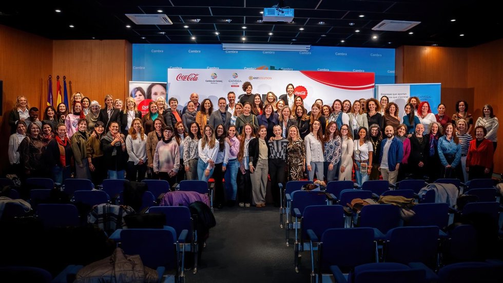 Coca-Cola y la Cambra de Comer de Mallorca forman a empresarias en la aplicación de la IA a los negocios