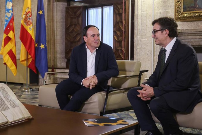 El presidente de la Generalitat, Juanfran Pérez Llorca, y el presidente de la CEV, Vicente Lafuente, se reúnen por primera vez