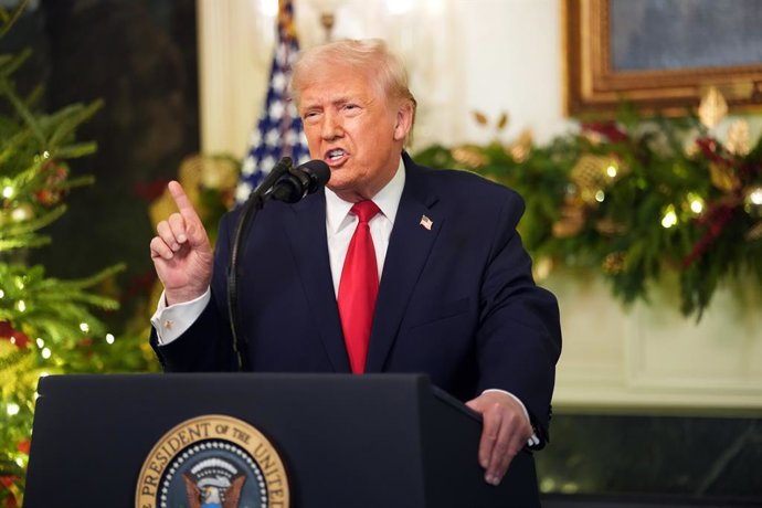 17 de dezembro de 2025, Washington, Distrito de Columbia, EUA: O presidente dos Estados Unidos, DONALD J TRUMP, faz um discurso à nação na Sala de Recepção Diplomática da Casa Branca em Washington, D.C., EUA, na quarta-feira.