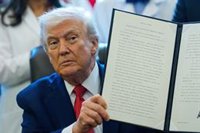 Trump firma una orden para relajar las restricciones al cannabis y fomentar el estudio de su uso medicinal