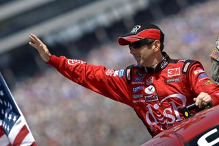 Archivo - April 6, 2008, Ft. Worth, Texas, USA: Apr 06, 2008 - Ft. Worth, Texas, USA - GREG BIFFLE waves to the fans as he's paraded around at the Samsung 500 NASCAR Sprint Series event at the Texas Motor Speedway in Fort Worth, TX.