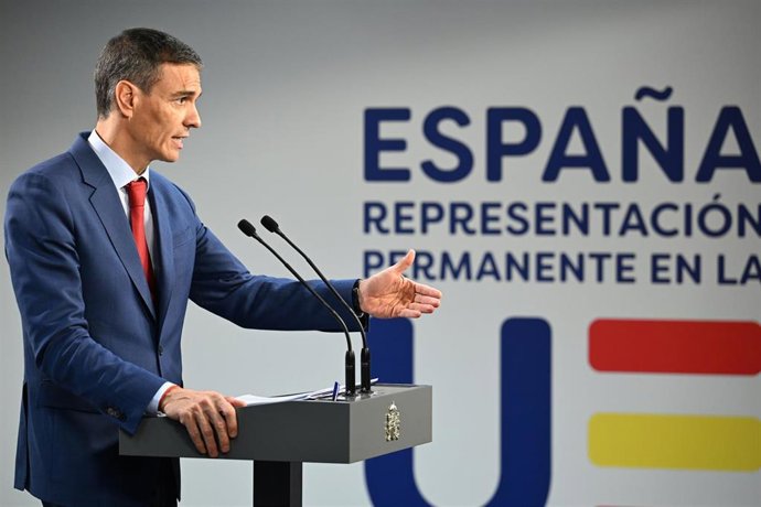 Archivo - El presidente del Gobierno, Pedro Sánchez, durante una rueda de prensa posterior a la reunión del Consejo Europeo en Bruselas, a 23 de octubre de 2025, en Bruselas (Bélgica). 