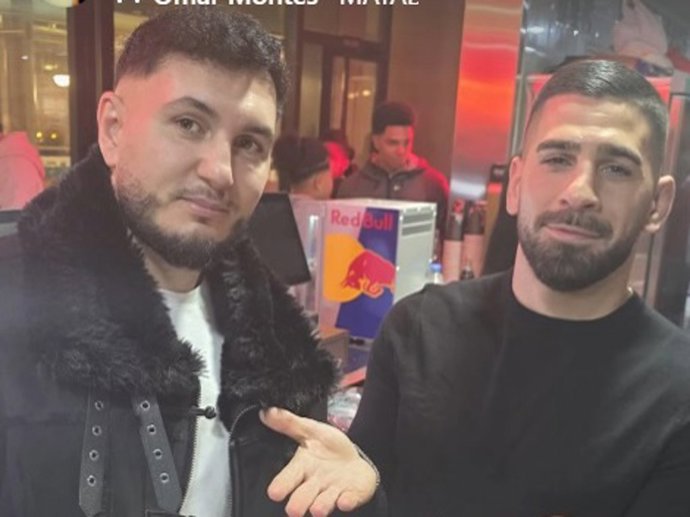 Ilia Topuria ha reaparecido en la inauguración del primer kebap de Omar Montes