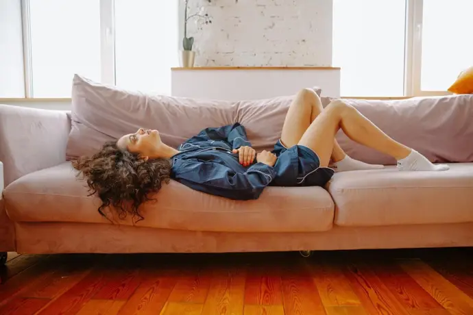 Mujer con intestino irritable